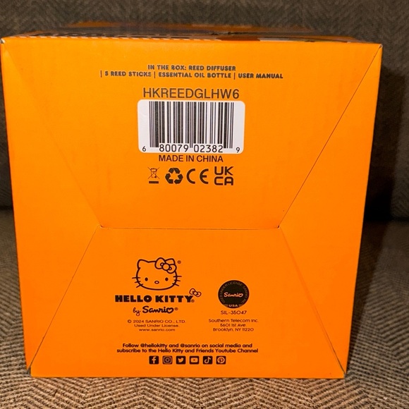 NWT Hello Kitty Ceramic Reed Diffuser, Diffuser Sticks /Oil, Halloween seasonal - Picture 6 of 7